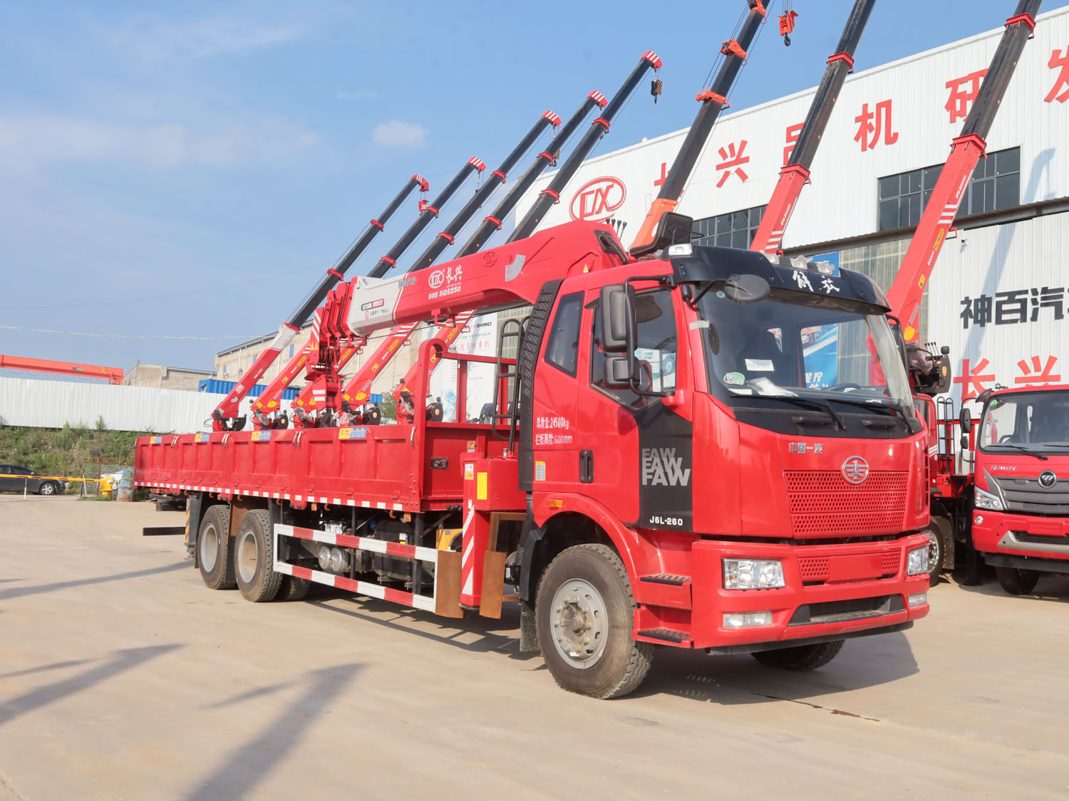 解放J6L後雙橋上裝長興質尊版10噸直臂式吊機